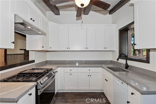 Detail Gallery Image 10 of 37 For 574 Villa Grove, Big Bear City,  CA 92314 - 3 Beds | 2 Baths