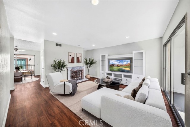 Detail Gallery Image 4 of 38 For 764 N Glendora Ave, Covina,  CA 91724 - 2 Beds | 3 Baths