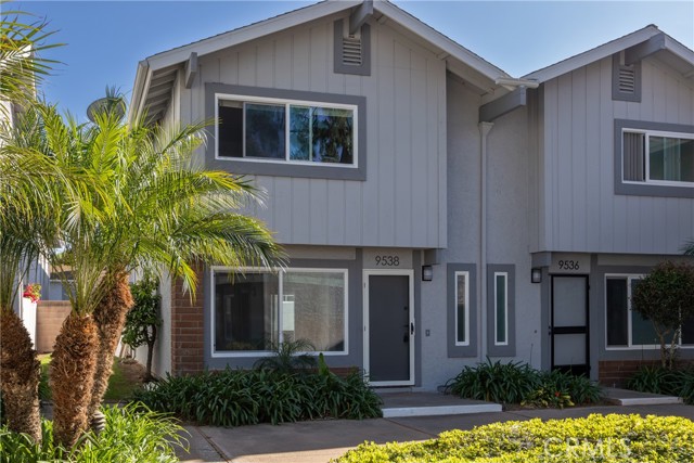 Detail Gallery Image 3 of 36 For 9538 Bickley Dr #2,  Huntington Beach,  CA 92646 - 2 Beds | 1/1 Baths