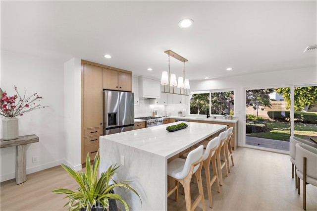 Detail Gallery Image 22 of 57 For 21361 Lemontree Ln, Huntington Beach,  CA 92646 - 5 Beds | 4 Baths