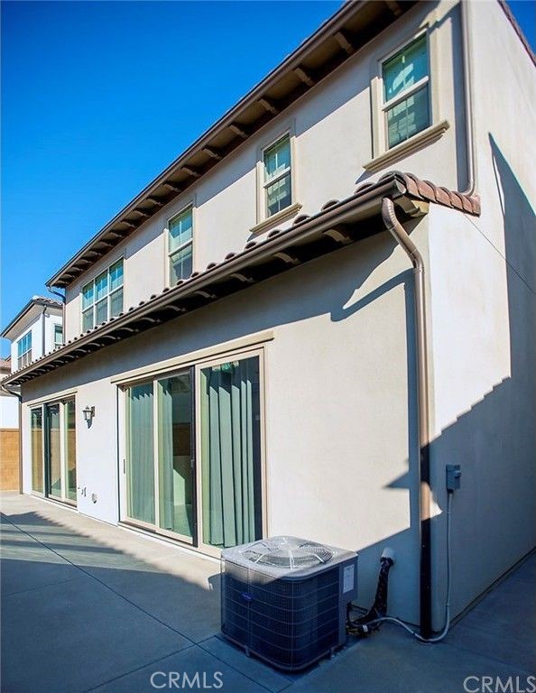 221 Geyser, Irvine CA: https://media.crmls.org/medias/c28bf9eb-36e5-4e38-80bb-26cca507d996.jpg