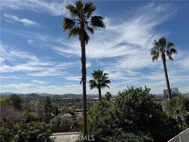 Detail Gallery Image 26 of 27 For 20838 Exhibit Ct, Woodland Hills,  CA 91367 - 4 Beds | 4 Baths