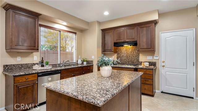 Detail Gallery Image 17 of 65 For 8180 E Brookdale Ln, Anaheim Hills,  CA 92807 - 6 Beds | 4 Baths