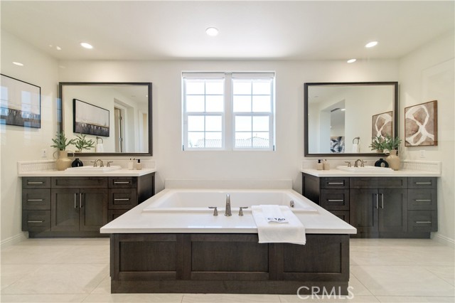 124 Cruiser, Irvine CA: https://media.crmls.org/medias/c28d29d7-cb4b-4921-ba9e-f74677fc443b.jpg