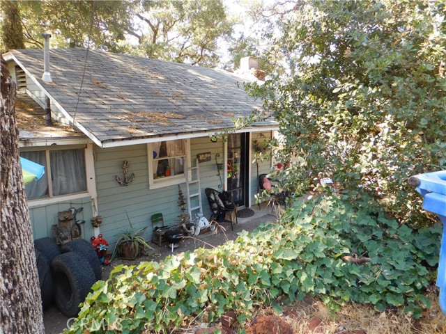 12861 Lakeview Drive, Clearlake Oaks CA: https://media.crmls.org/medias/c28d4994-ebe6-4555-882e-53711b3b50c0.jpg