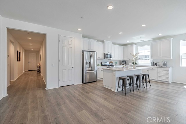 Detail Gallery Image 8 of 28 For 6127 W Avenue J9, Lancaster,  CA 93536 - 4 Beds | 3 Baths