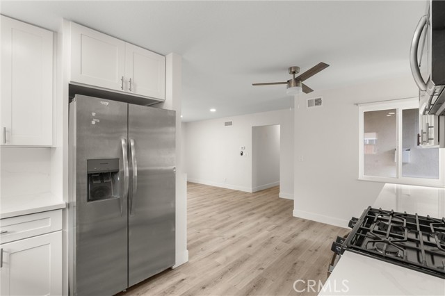 Detail Gallery Image 12 of 23 For 5561 Spa Dr, Huntington Beach,  CA 92647 - 4 Beds | 2 Baths