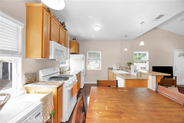 Detail Gallery Image 45 of 65 For 7612 7614 Pickering Ave, Whittier,  CA 90602 - 6 Beds | 4 Baths
