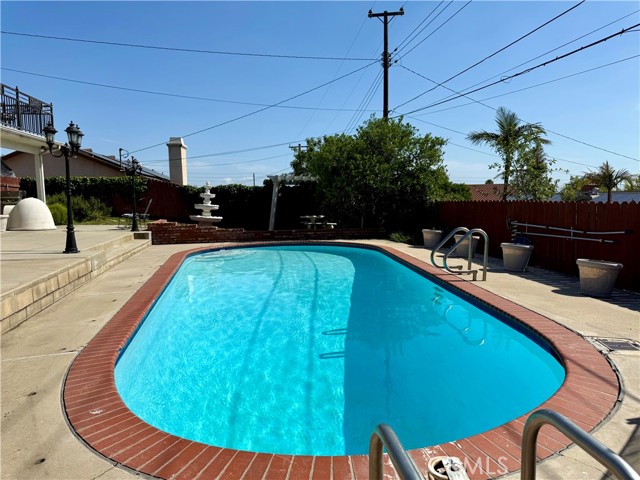 5656 Newbury Avenue, San Bernardino CA: https://media.crmls.org/medias/c28ff2cb-04f2-47c9-abf6-eadbfa1b9471.jpg