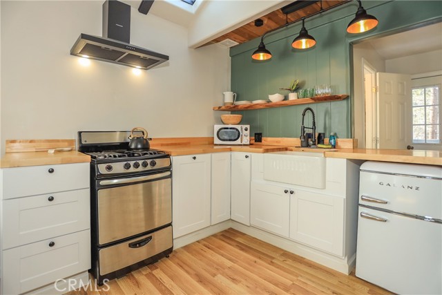 Detail Gallery Image 8 of 23 For 325 Hilltop Ln, Big Bear City,  CA 92314 - – Beds | – Baths