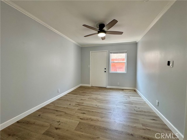 219 1/2 S Eucalyptus Avenue, Inglewood CA: https://media.crmls.org/medias/c2915ca4-85bc-4f2e-8eef-cc92bb3a1463.jpg