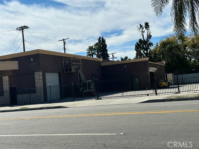 2102 N E Street, San Bernardino, California 92405, ,Commercial Lease,For Rent,2102 N E Street,CRIG23203822