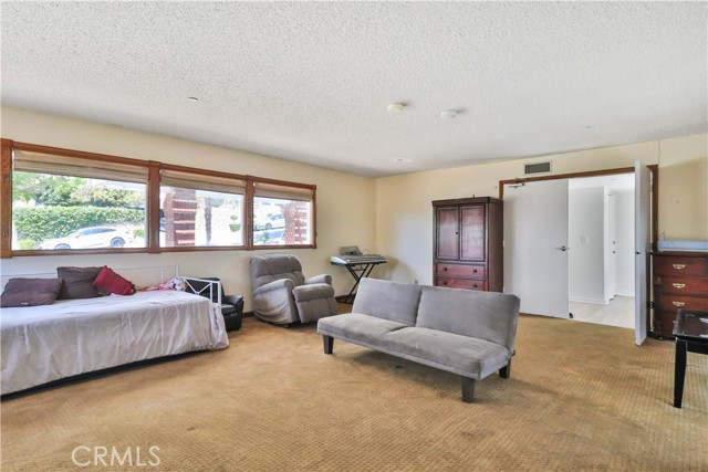 17 Bradford Ave photo 6