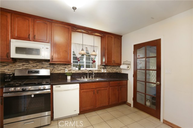 Detail Gallery Image 5 of 23 For 9111 Morrill Ave, Santa Fe Springs,  CA 90670 - 4 Beds | 2 Baths