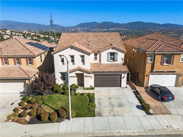 20556 Suzie Lane, Saugus CA: https://media.crmls.org/medias/c29241ff-b8b7-4088-bd24-a27a63ad8650.jpg