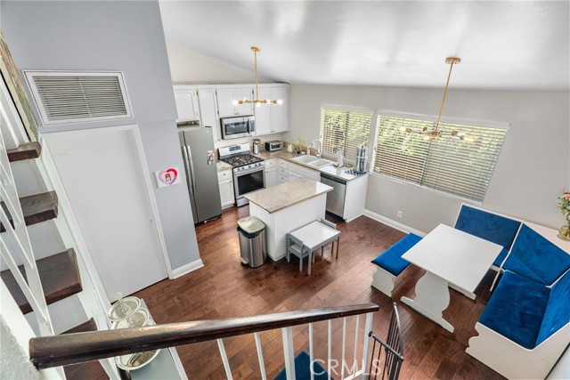 5463 Newcastle Avenue, Encino CA: https://media.crmls.org/medias/c292ae5a-4152-4c2f-a0a8-407966ed2fa0.jpg
