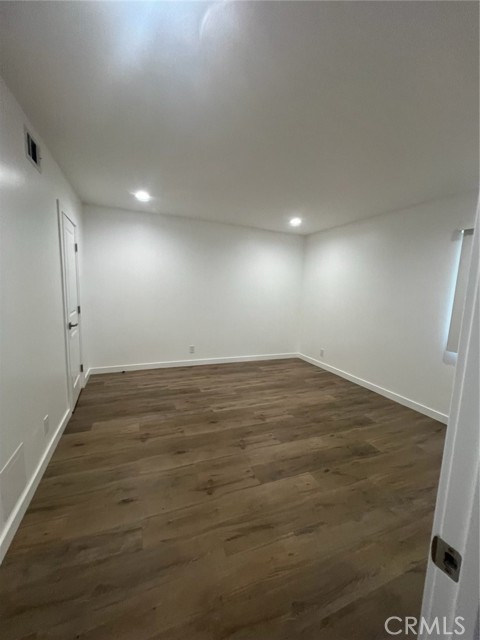 8847 Willis, 32 photo 6