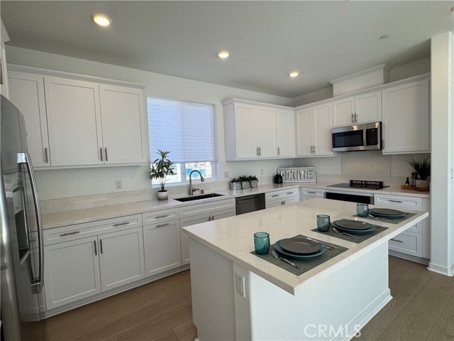 Detail Gallery Image 5 of 37 For 31379 Lolite Dr, Winchester,  CA 92596 - 3 Beds | 2/1 Baths