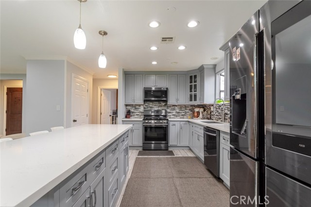 Detail Gallery Image 17 of 50 For 17242 Horace St, Granada Hills,  CA 91344 - 4 Beds | 4 Baths