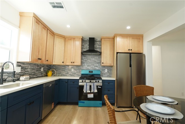 1850 W. 80th Street, Los Angeles CA: https://media.crmls.org/medias/c29465ba-1693-41d1-b5f9-f86f2b6c568a.jpg