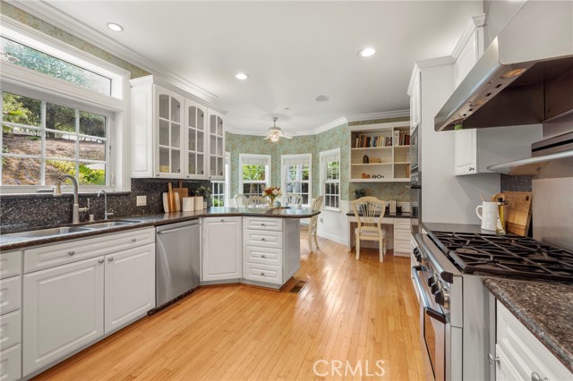 3352 Via Zara, Fallbrook CA: https://media.crmls.org/medias/c295dc60-e363-48c0-b8e1-b03de96f7682.jpg