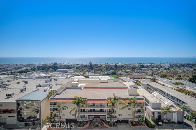 1707 Pacific Coast Highway, Hermosa Beach, California 90254, 2 Bedrooms Bedrooms, ,2 BathroomsBathrooms,Residential,Sold,Pacific Coast Highway,SB24075090