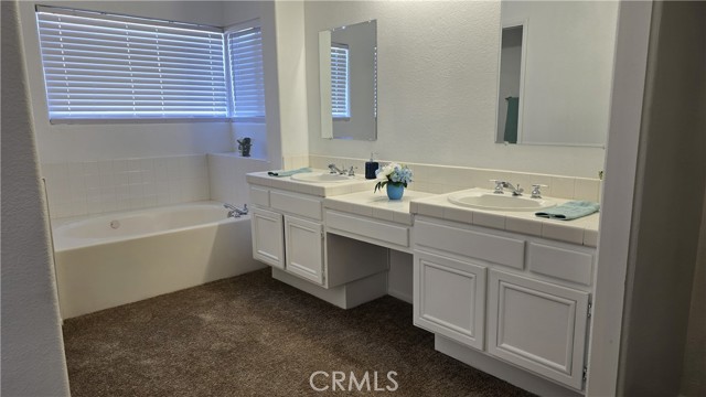 Detail Gallery Image 8 of 11 For 37224 43rd, Palmdale,  CA 93552 - 3 Beds | 3 Baths