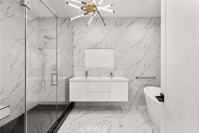 5965 Nora Lynn Drive, Woodland Hills CA: https://media.crmls.org/medias/c297010b-8c1e-48e8-b0a1-29c4ff573e95.jpg