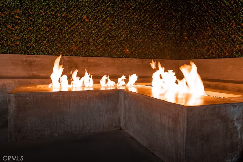 https://media.crmls.org/medias/c2976a6d-37a3-4f8e-9a8a-fdfc2ac94c7f.jpg?preset=X-Large