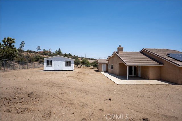 7122 Aster Road, Oak Hills CA: https://media.crmls.org/medias/c297a14d-6499-42d0-a580-30d391e4531e.jpg