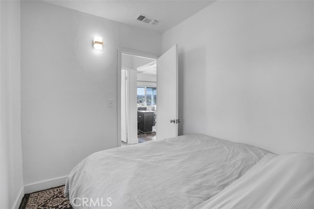 59427 La Crescenta Drive, Yucca Valley CA: https://media.crmls.org/medias/c2980a90-c97c-4e5f-a0b5-44794cd157f0.jpg
