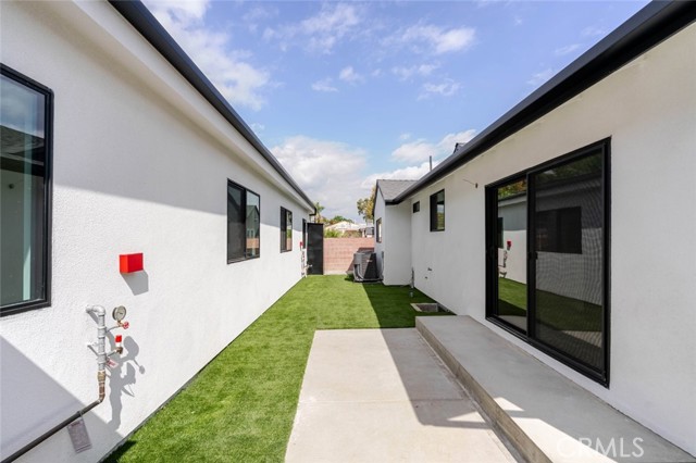 Detail Gallery Image 15 of 36 For 6219 Sylvia Ave, Tarzana,  CA 91335 - 3 Beds | 2 Baths