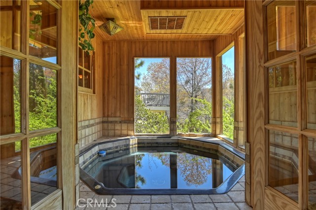 Detail Gallery Image 34 of 53 For 28193 Grenoble Ln, Lake Arrowhead,  CA 92352 - 3 Beds | 2 Baths