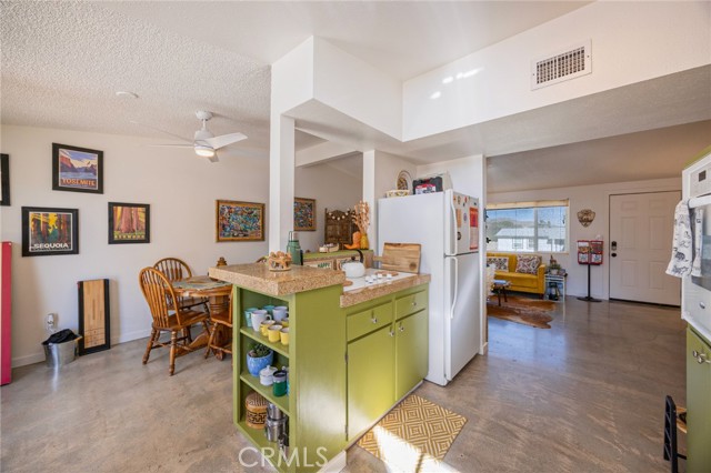 Detail Gallery Image 18 of 40 For 61503 Sunburst, Joshua Tree,  CA 92252 - 2 Beds | 1/1 Baths