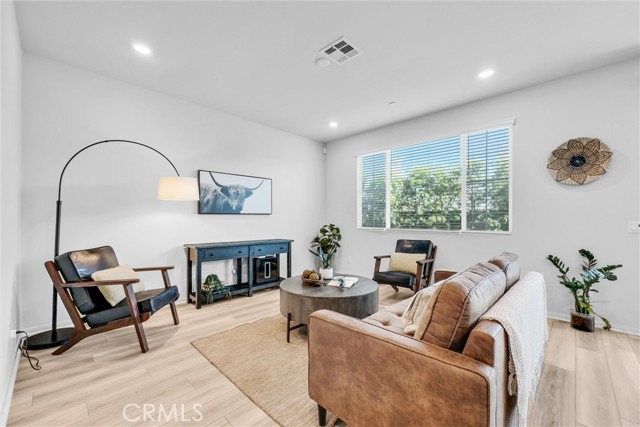 Detail Gallery Image 5 of 45 For 683 E Joseph Privado, Ontario,  CA 91761 - 3 Beds | 2/1 Baths