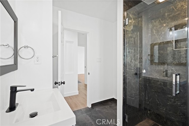 Detail Gallery Image 11 of 32 For 11031 Lull St, Sun Valley,  CA 91352 - 2 Beds | 1/1 Baths