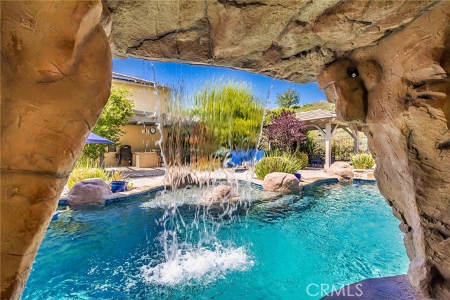 17138 Hickory Ridge Court, Canyon Country CA: https://media.crmls.org/medias/c29be087-8d41-47fe-9f78-17fc16323efc.jpg
