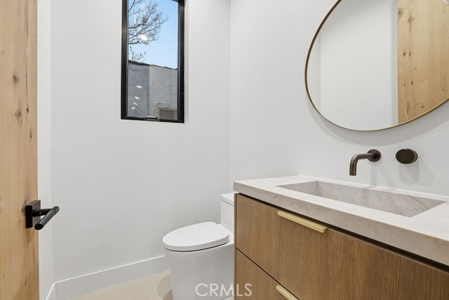 Detail Gallery Image 9 of 21 For 4623 Atoll Ave, Sherman Oaks,  CA 91423 - 5 Beds | 5/1 Baths