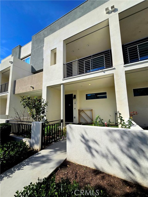 Detail Gallery Image 4 of 26 For 18 E Sunset, Long Beach,  CA 90805 - 3 Beds | 3 Baths