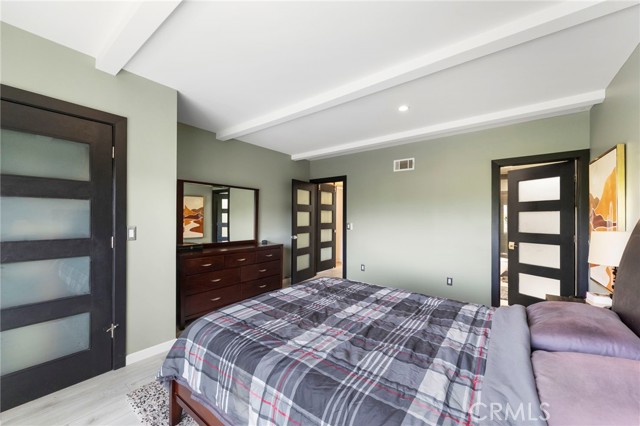 Detail Gallery Image 14 of 23 For 11744 Moorpark, Studio City,  CA 91604 - 2 Beds | 2/1 Baths