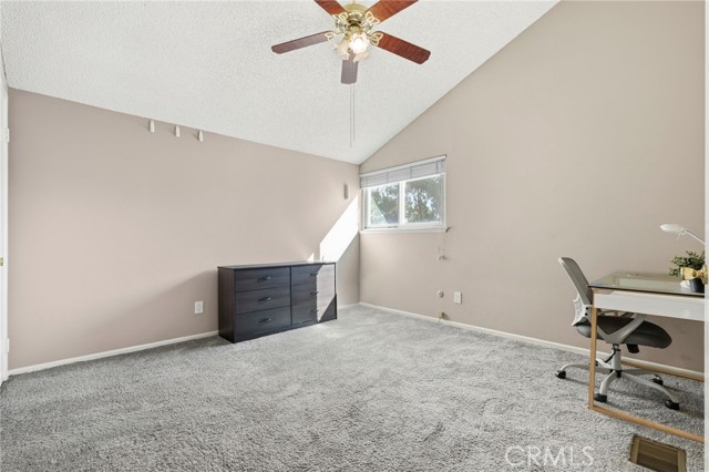 Detail Gallery Image 23 of 41 For 23943 via Flamenco, Valencia,  CA 91355 - 5 Beds | 3 Baths