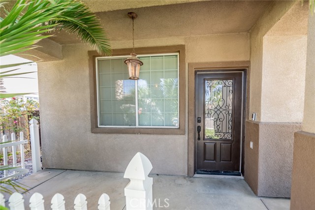 Detail Gallery Image 3 of 61 For 13621 Dellwood Ave, Victorville,  CA 92392 - 6 Beds | 3 Baths