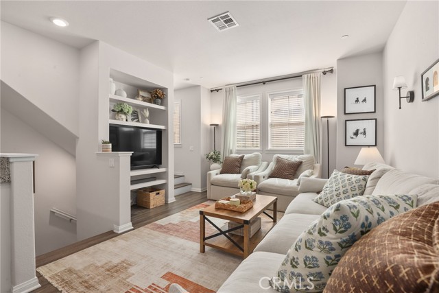 Front Image Thumbnail for CRSR26056395