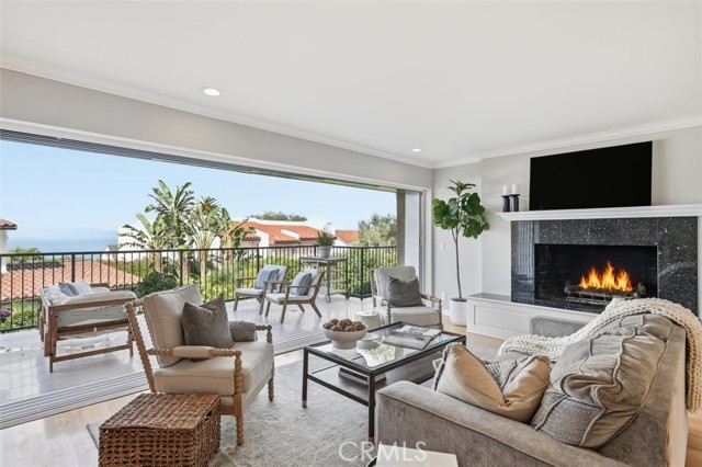 Detail Gallery Image 3 of 32 For 1609 via Montemar, Palos Verdes Estates,  CA 90274 - 4 Beds | 3 Baths