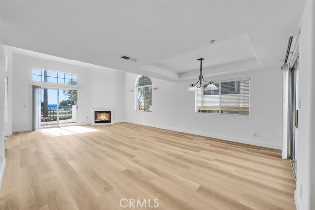 Detail Gallery Image 2 of 36 For 200 N Catalina Ave #F,  Redondo Beach,  CA 90277 - 3 Beds | 3 Baths