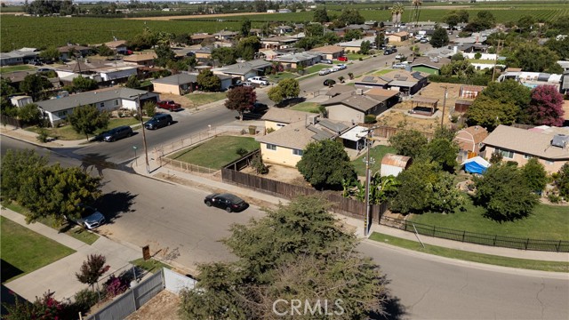 543 E Hopkins Avenue, Fresno CA: https://media.crmls.org/medias/c29e829b-3821-4ee8-92ca-3fe525b6b1ec.jpg