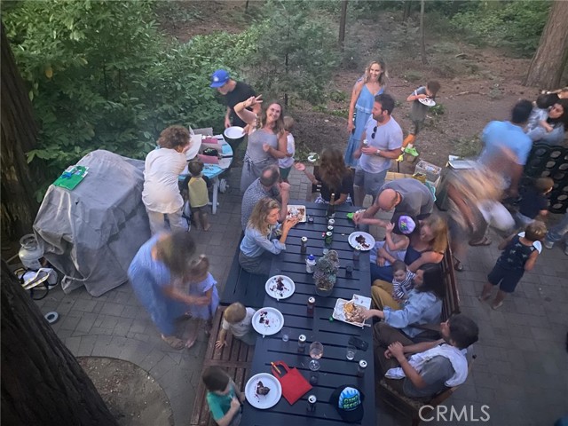 187 Cedar Circle Circle, Lake Arrowhead CA: https://media.crmls.org/medias/c29ee88b-9566-40fd-9f2a-a78b31de21f9.jpg