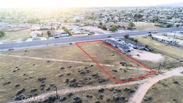 Detail Gallery Image 2 of 11 For 11 Navajo Rd, Apple Valley,  CA 92308 - – Beds | – Baths