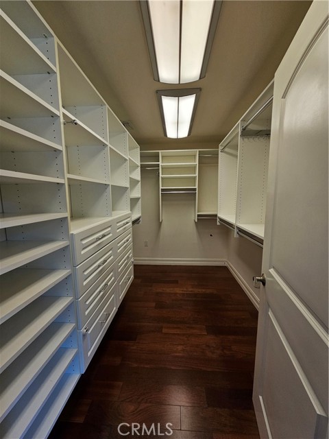 19259 Braemore Road, Porter Ranch CA: https://media.crmls.org/medias/c29f272a-3302-42a4-a190-b63bc9b11c2f.jpg