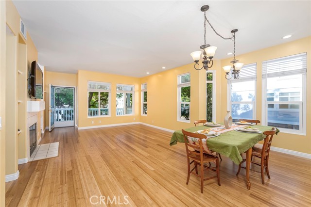 Detail Gallery Image 7 of 31 For 537 N Pageant Dr #C,  Orange,  CA 92869 - 3 Beds | 2/1 Baths